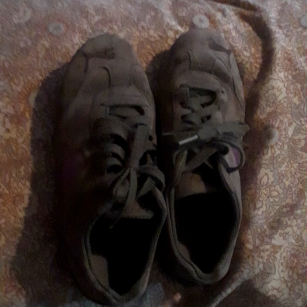 Vintage 2009 Puma size 6 womens
